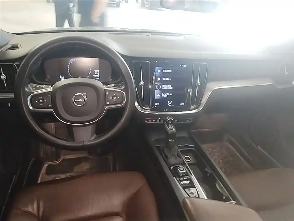 Volvo S60 2020 — фото 10