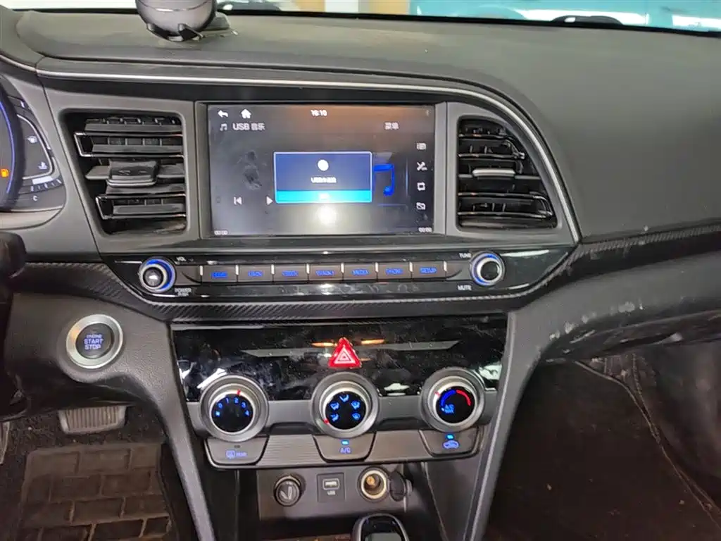 Hyundai Elantra 2020 — фото 13