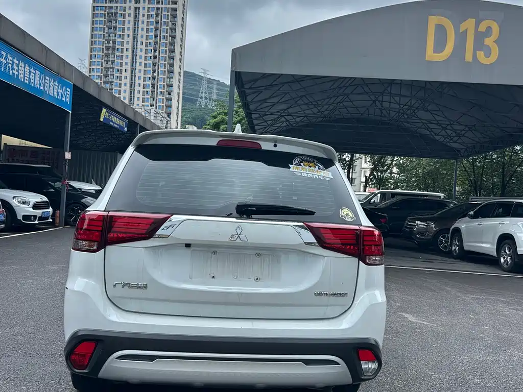 Mitsubishi Outlander 2021