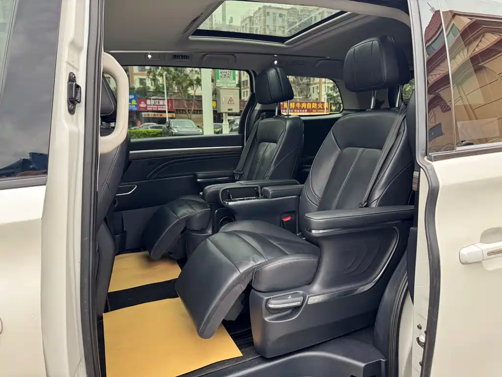 GAC Motor Trumpchi M8 2023 — фото 11