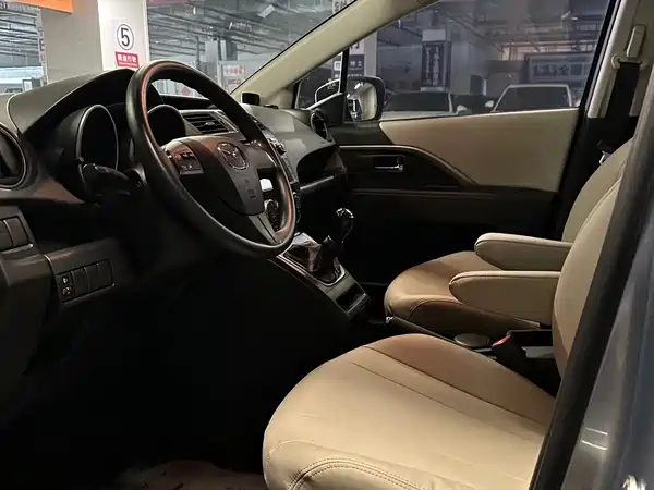 Mazda 5 2011