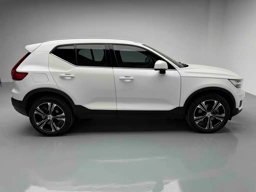 Volvo XC40 2022 — фото 20