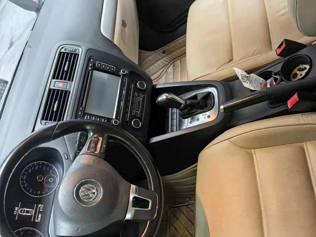 Volkswagen Sagitar 2012