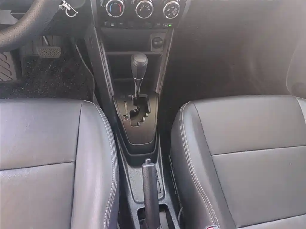 Toyota Yaris L 2020 — фото 14