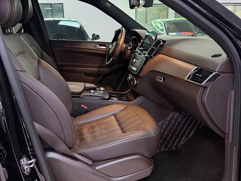 Mercedes-Benz GLE 2018 — фото 11