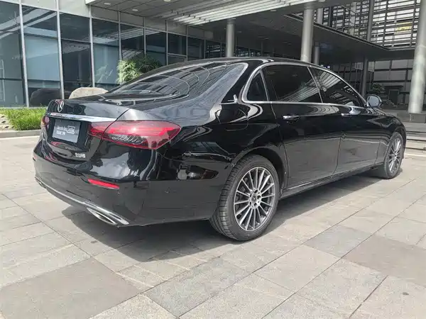 Mercedes-Benz E-Class 2022