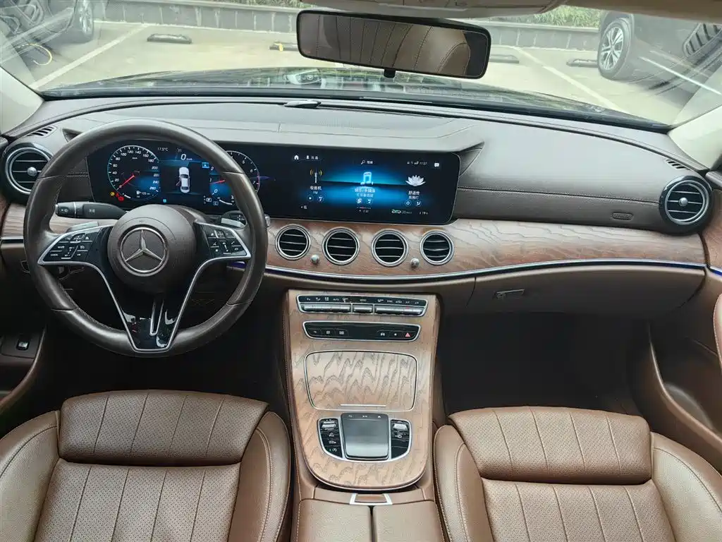 Mercedes-Benz E-Class 2022 — фото 11