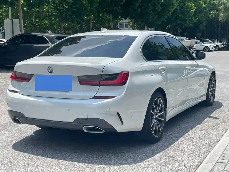 BMW 3 Series 2021