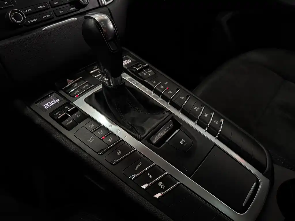 Porsche Macan 2016 — фото 10