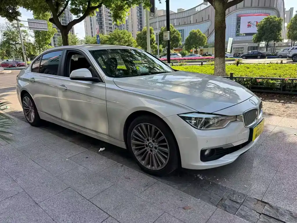 BMW 3 Series 2017 — фото 9
