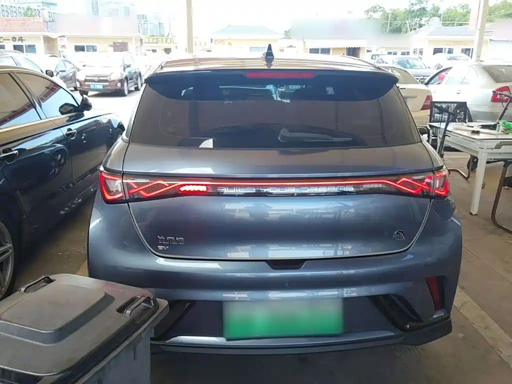 BYD Dolphin 2023