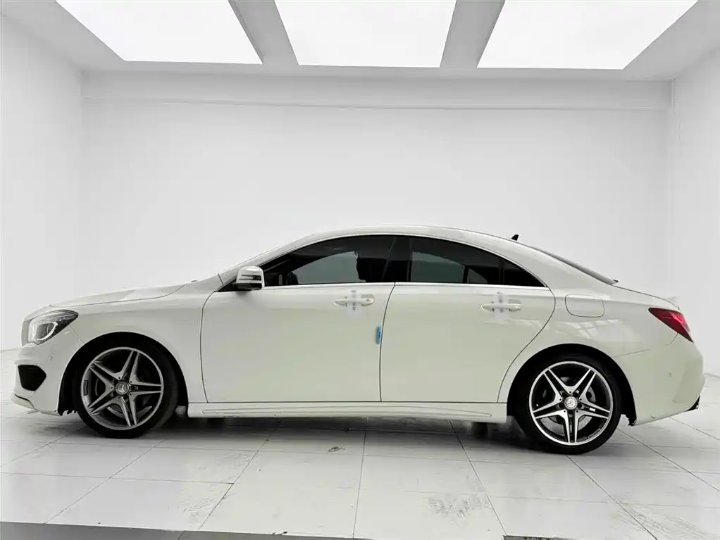 Mercedes-Benz CLA 2015 — фото 10