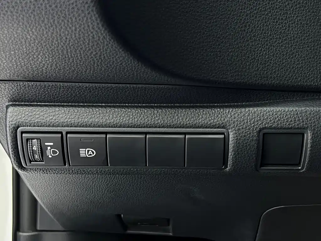Toyota Corolla 2023 — фото 19