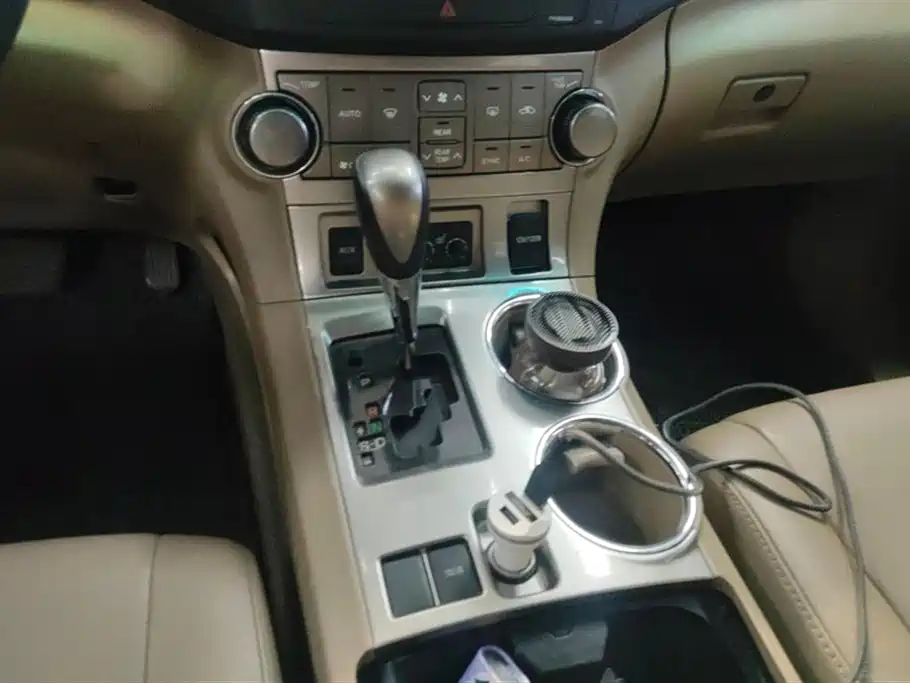 Toyota Highlander 2014 — фото 16
