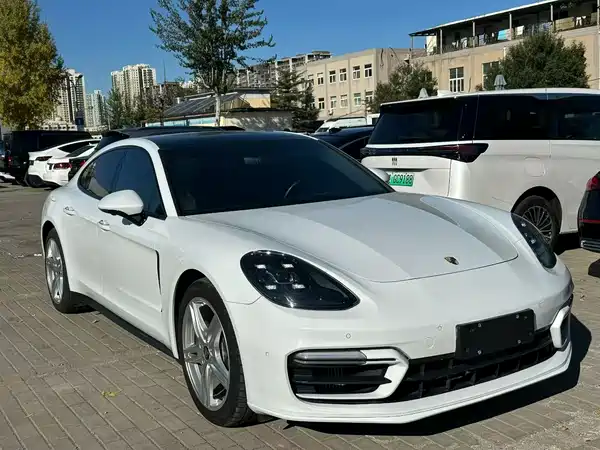 Porsche Panamera 2023