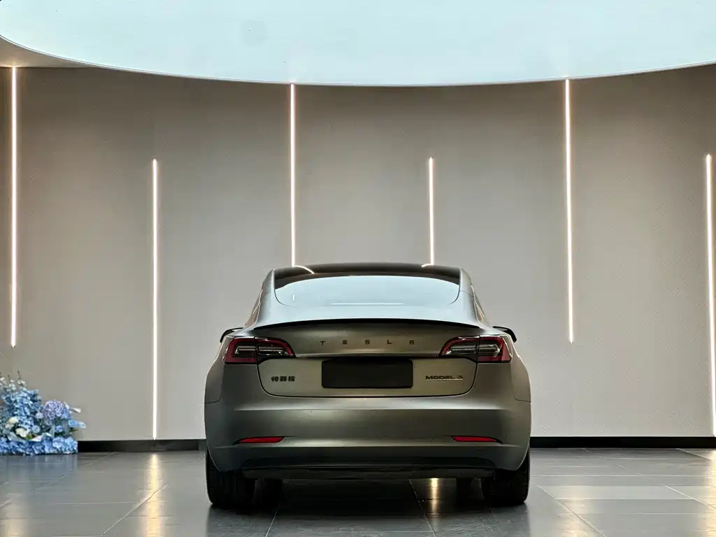 Tesla Model 3 2022 — фото 9