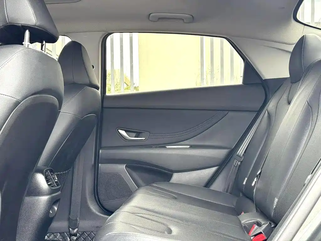 Hyundai Elantra 2023