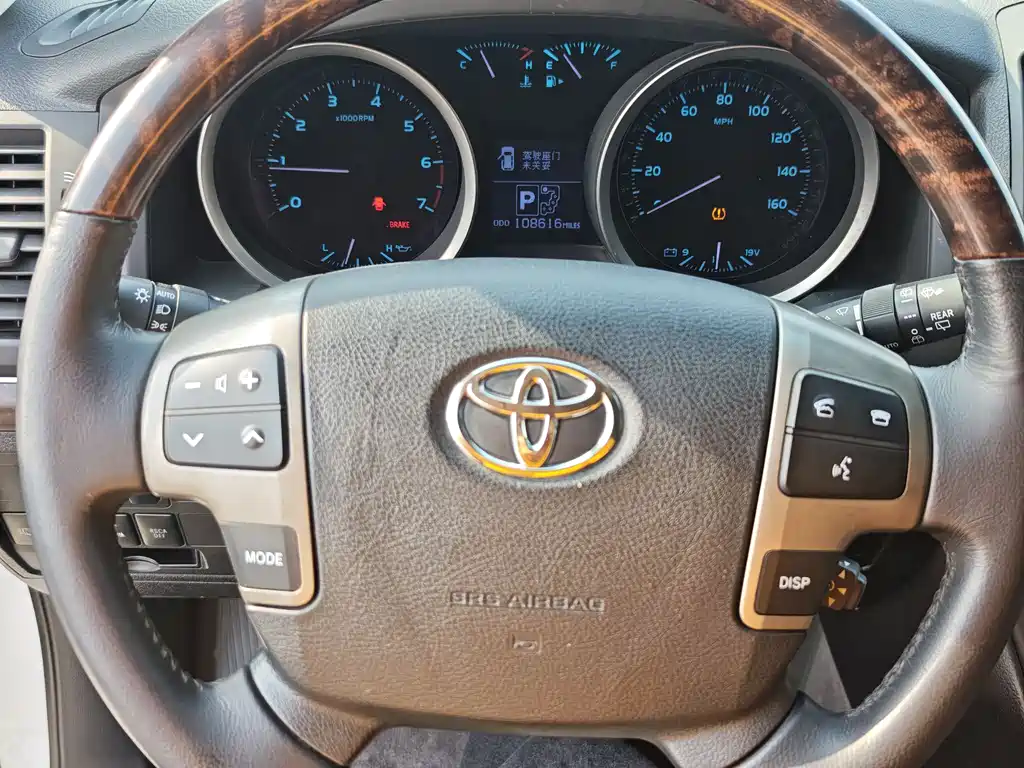 Toyota Land Cruiser 2011 — фото 23