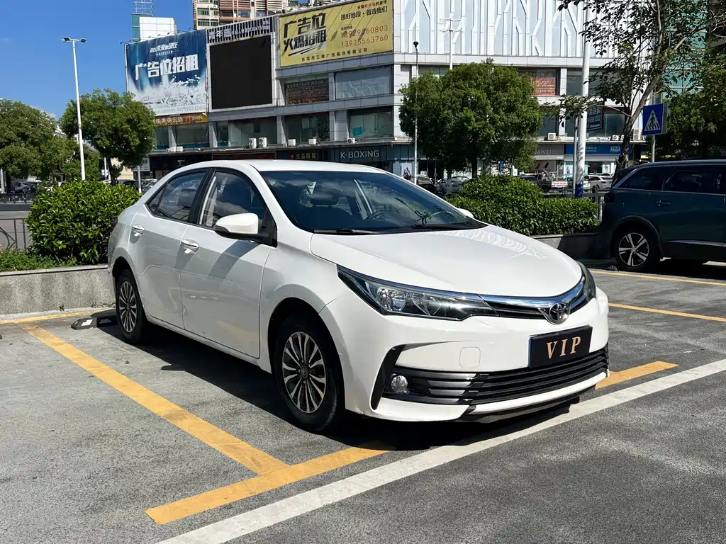 Toyota Corolla 2018 — фото 3