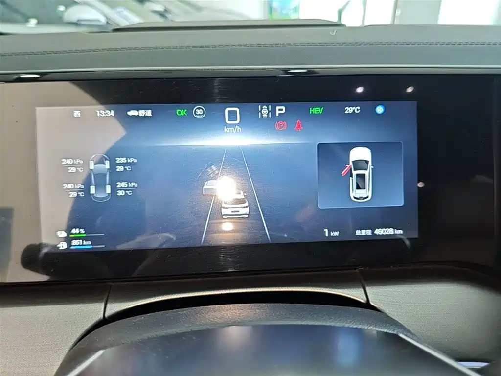 BYD L DM-i 2024 — фото 12