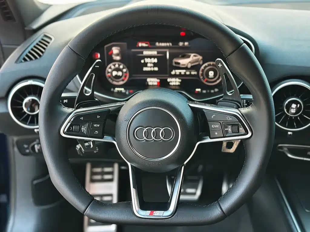Audi TT 2016 — фото 14