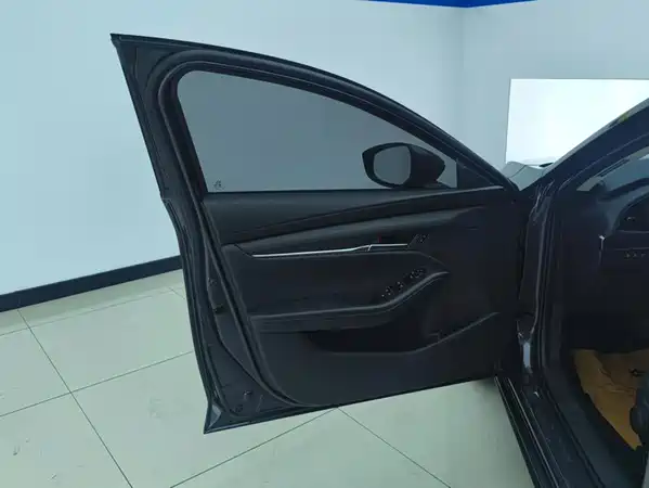 Mazda 3 Axela 2024