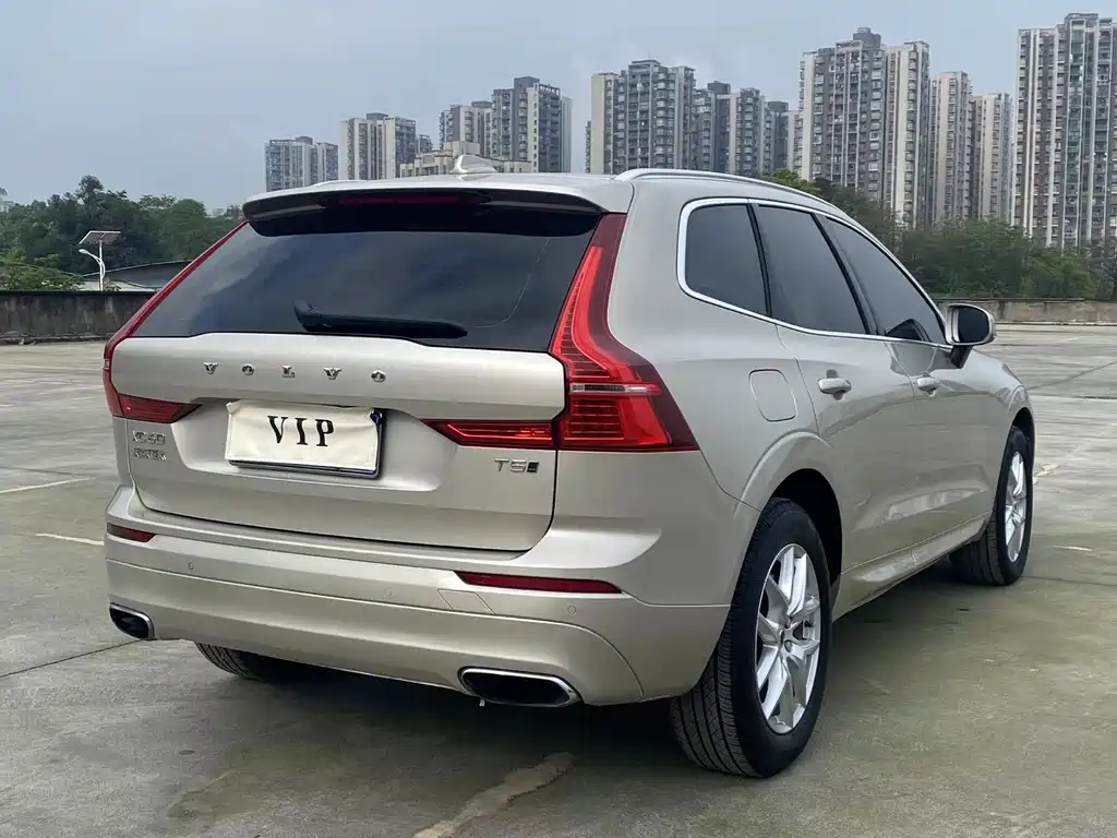 Volvo XC60 2019 — фото 5