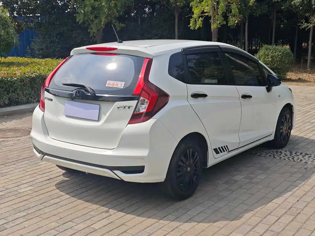 Honda Fit 2018 — фото 10