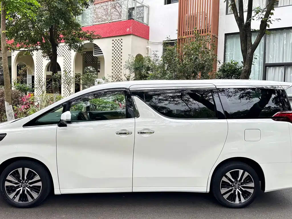 Toyota Alphard 2019 — фото 4