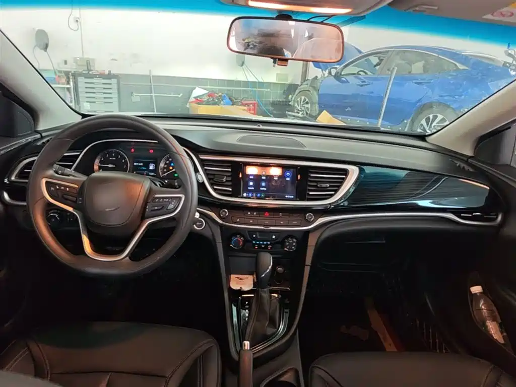 Buick Excelle 2022 — фото 10