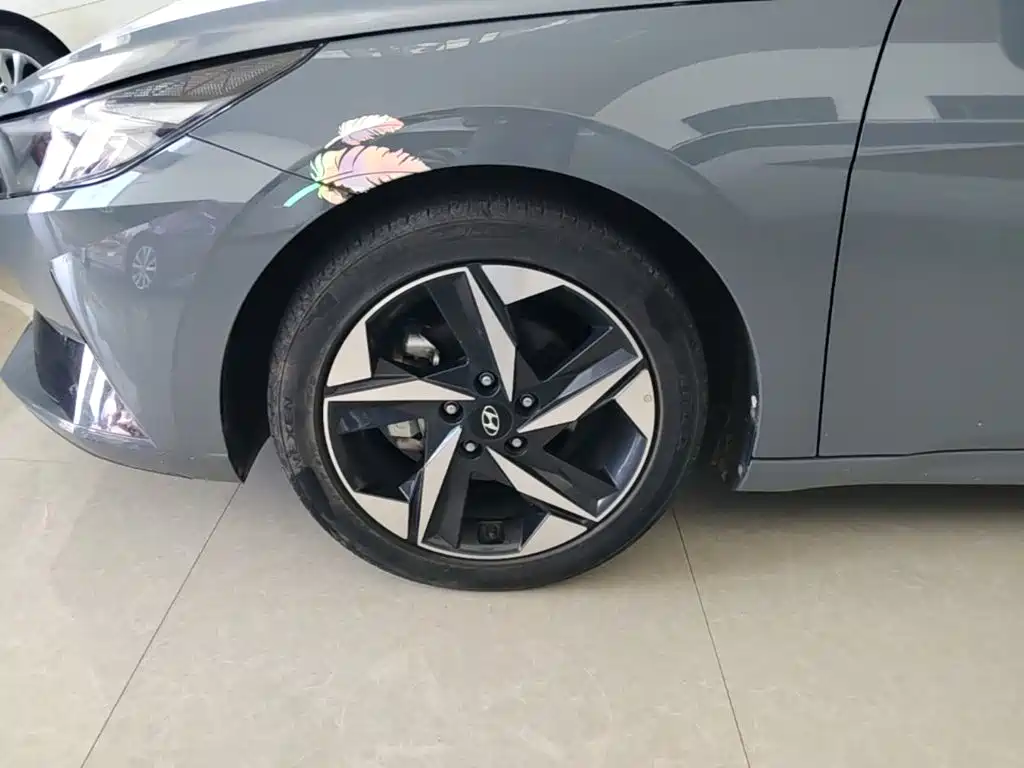 Hyundai Elantra 2023 — фото 23