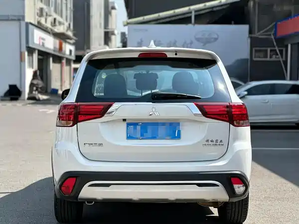 Mitsubishi Outlander 2020