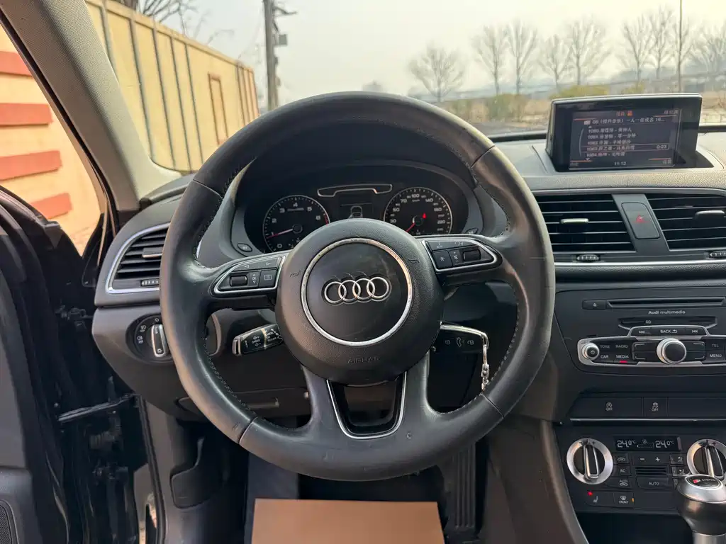 Audi Q3 2013 — фото 12