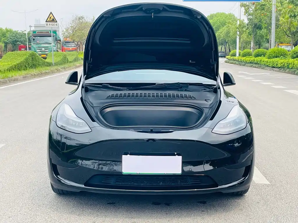 Tesla Model Y 2022 — фото 13