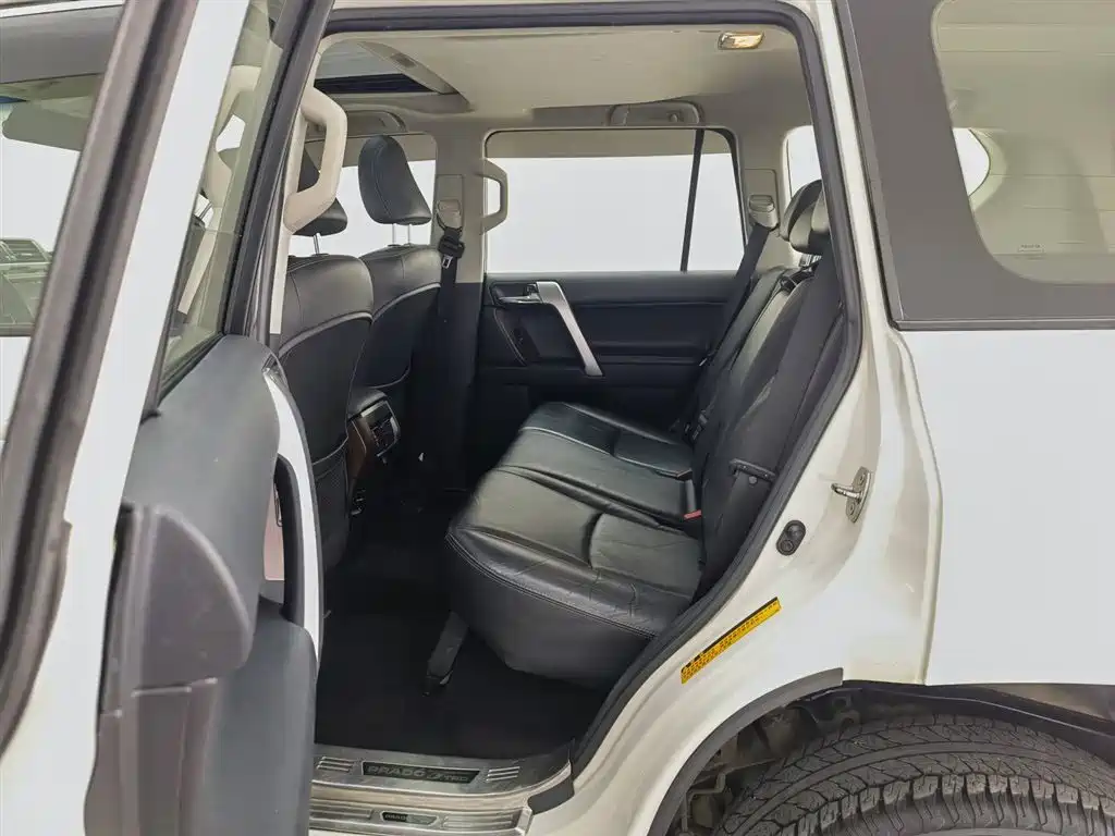 Toyota Prado 2017 — фото 15