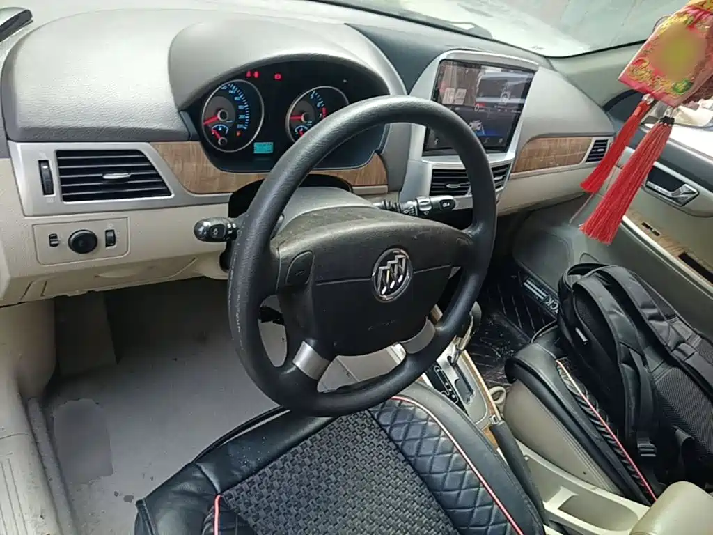 Buick Excelle 2017 — фото 11