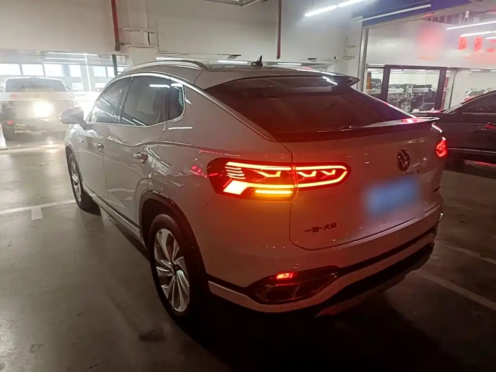 Volkswagen X 2022
