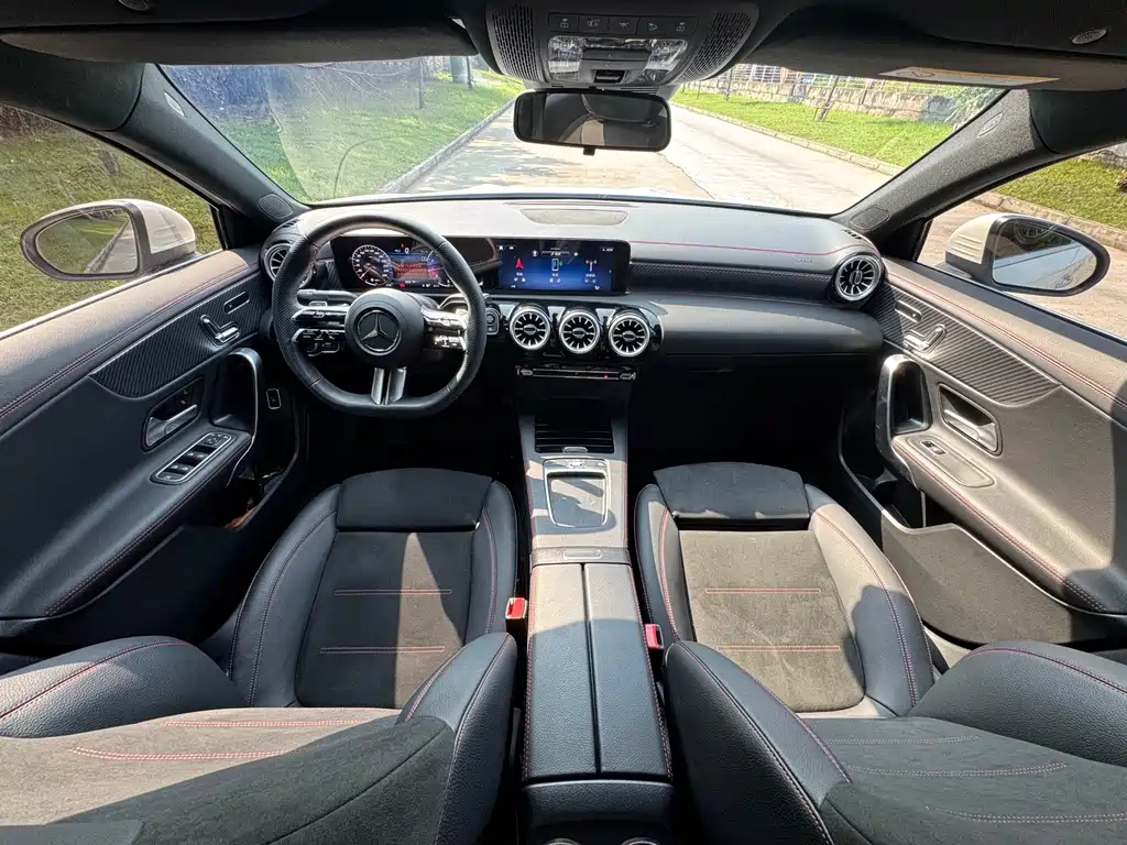 Mercedes-Benz A-Class 2024 — фото 13