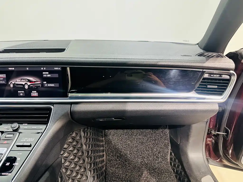 Porsche Panamera 2018 — фото 11