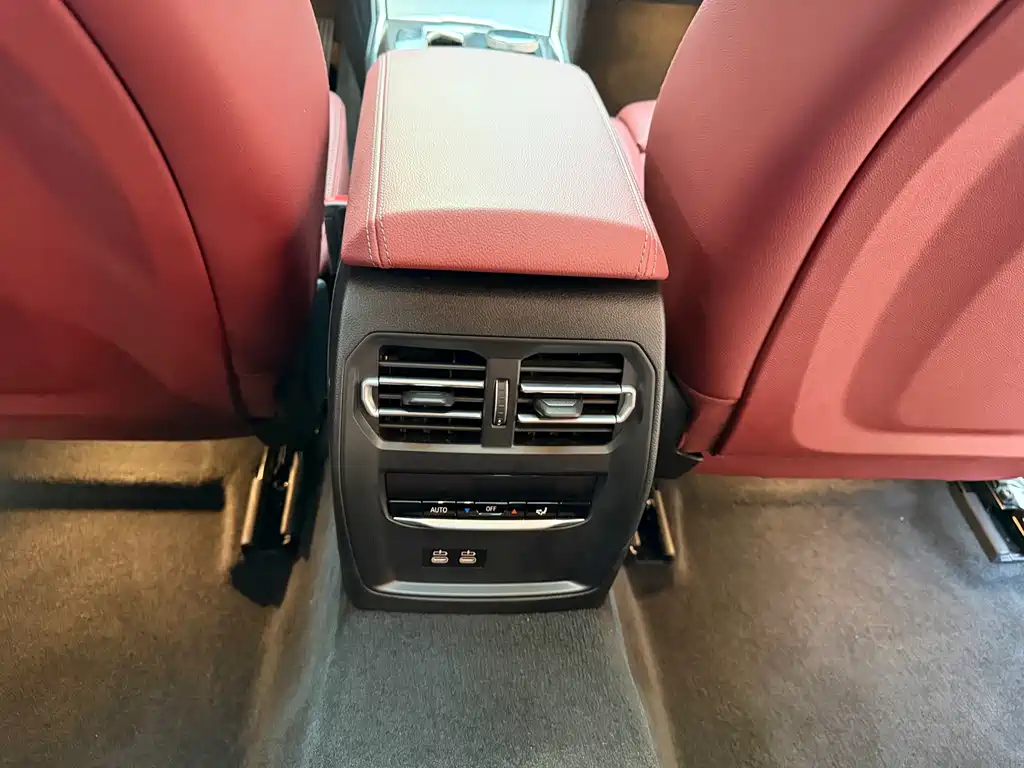 BMW 3 Series 2024 — фото 14