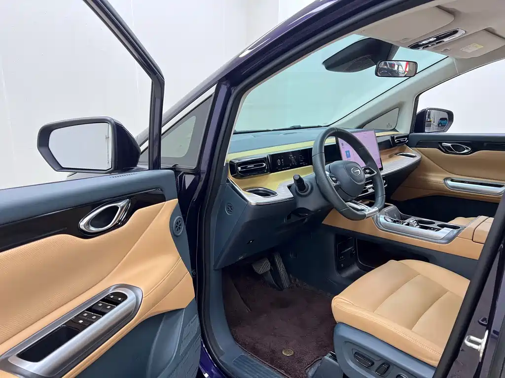 GAC Motor E8 PHEV 2023 — фото 13