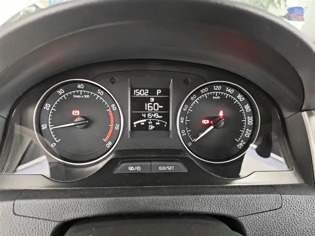 Skoda Rapid Spaceback 2016 — фото 12