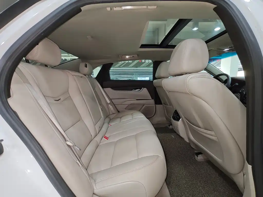 Cadillac XTS 2015 — фото 13