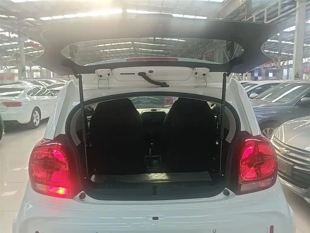 Roewe Clever 2020 — фото 15