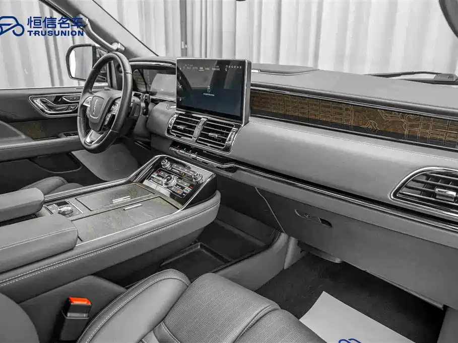 Lincoln Navigator 2024 — фото 14