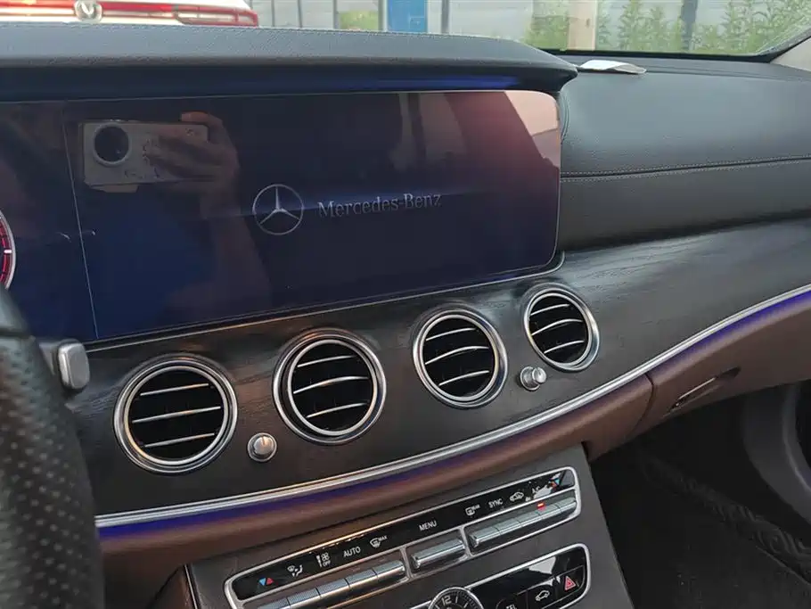 Mercedes-Benz E-Class 2018 — фото 13