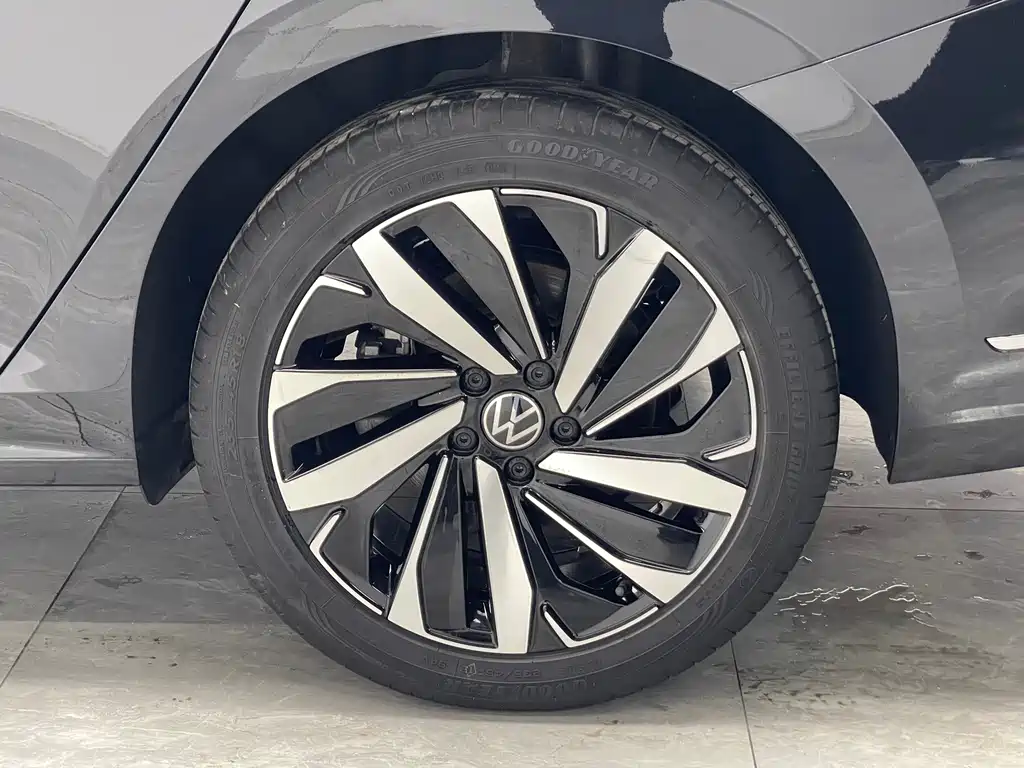 Volkswagen Passat 2022 — фото 19