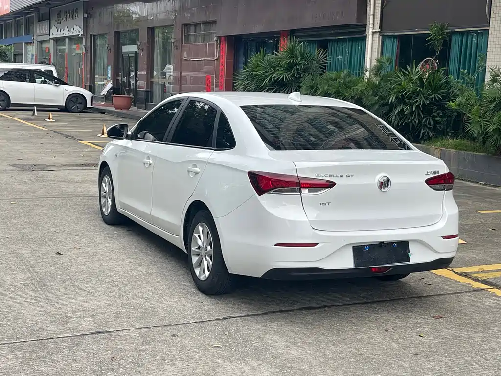 Buick Excelle 2018 — фото 10
