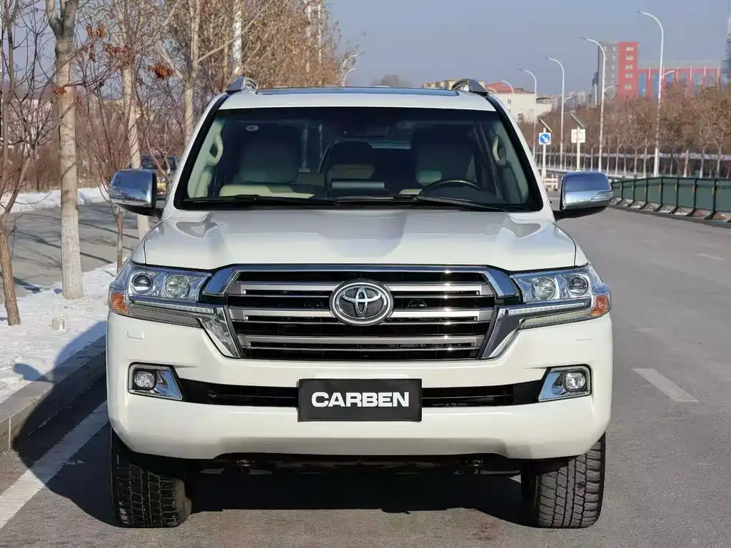 Toyota Land Cruiser 2020 — фото 1