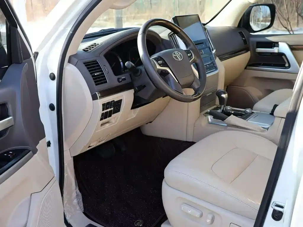 Toyota Land Cruiser 2020 — фото 3